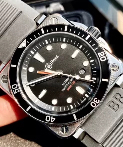 Bell & Ross BR V2-92 Diver 42mm Automatic Men's Watch 300M Waterproof Rubber Strap Black Dial